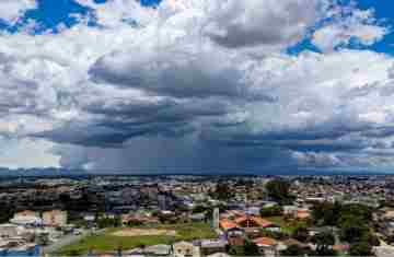 Nova frente fria marca o retorno das tempestades ao Paraná, prevê o Simepar